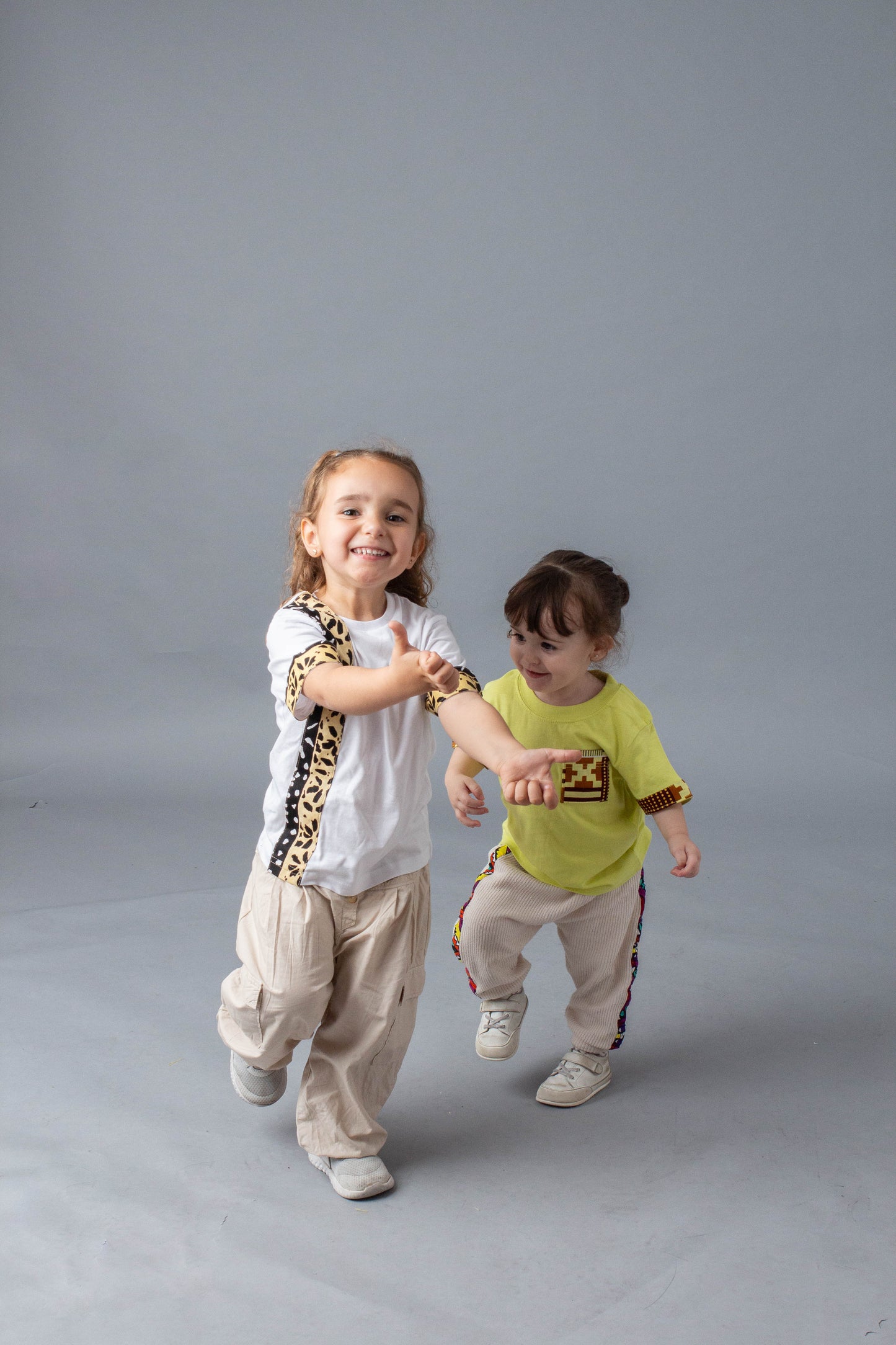 Camiseta infantil blanca con franja African
